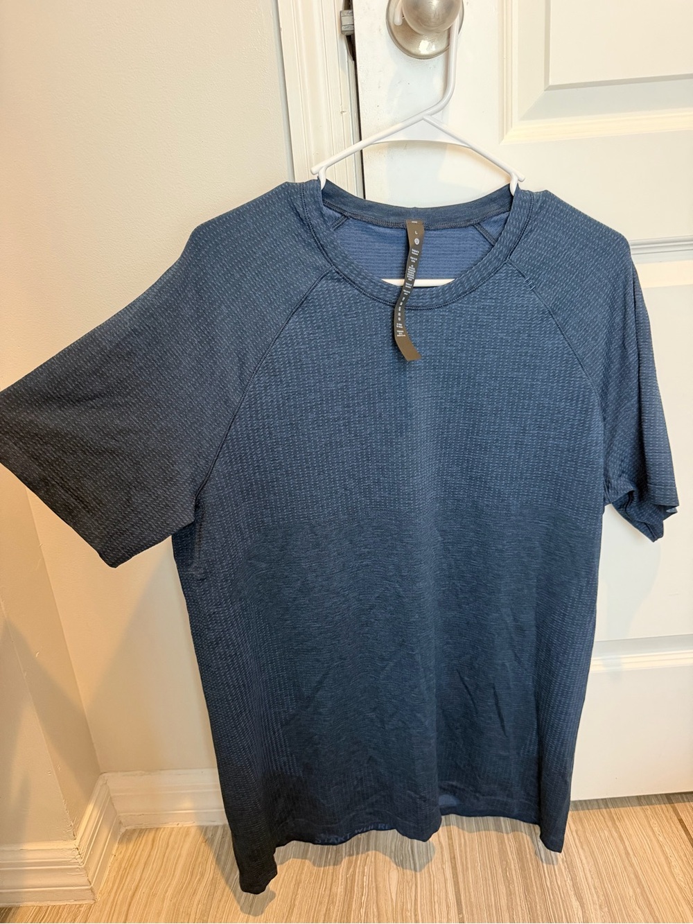lululemon athletica Men's Dark Blue Textured Crew Tee